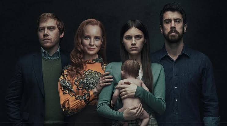 dihego's tweet photo. 82. Servant (1ª temp, AppleTv)

Q começo impressionante e empolgante! Uma jornalista perde o bebê e fica traumatizada. A terapeuta sugere usar um boneco reborn p ajudar no processo, mas na confusão ela acredita que o bebê está vivo e contrata uma babá p cuidar dele. Oq vem dps 😱 https://t.co/7klK498Z34