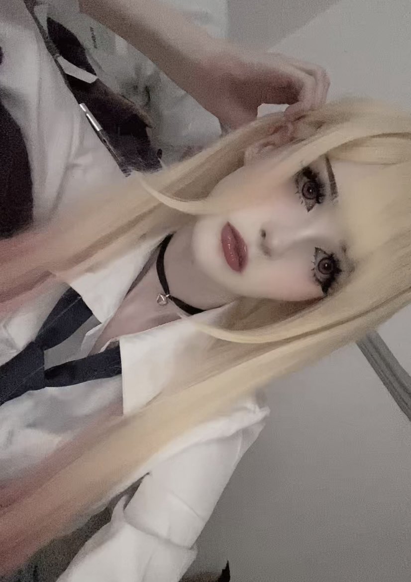 hehecait's tweet photo. sigh.. i’m endlessly scrolling on here again so take dis pic of me in marin cosplay :p

#marin #MyDressUpDarling #cosplay https://t.co/JRl2CjqJdL