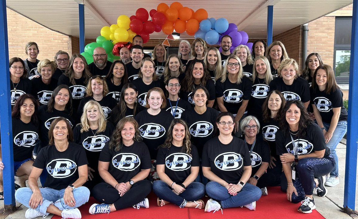 BCSDCrestview's tweet photo. Happy 1st Day of School for the Crestview Staff! Welcome to the 24-25 school year! #Hallof FameSchool #5-StarAwardWinner #bettertogether https://t.co/kENN6KX1tQ