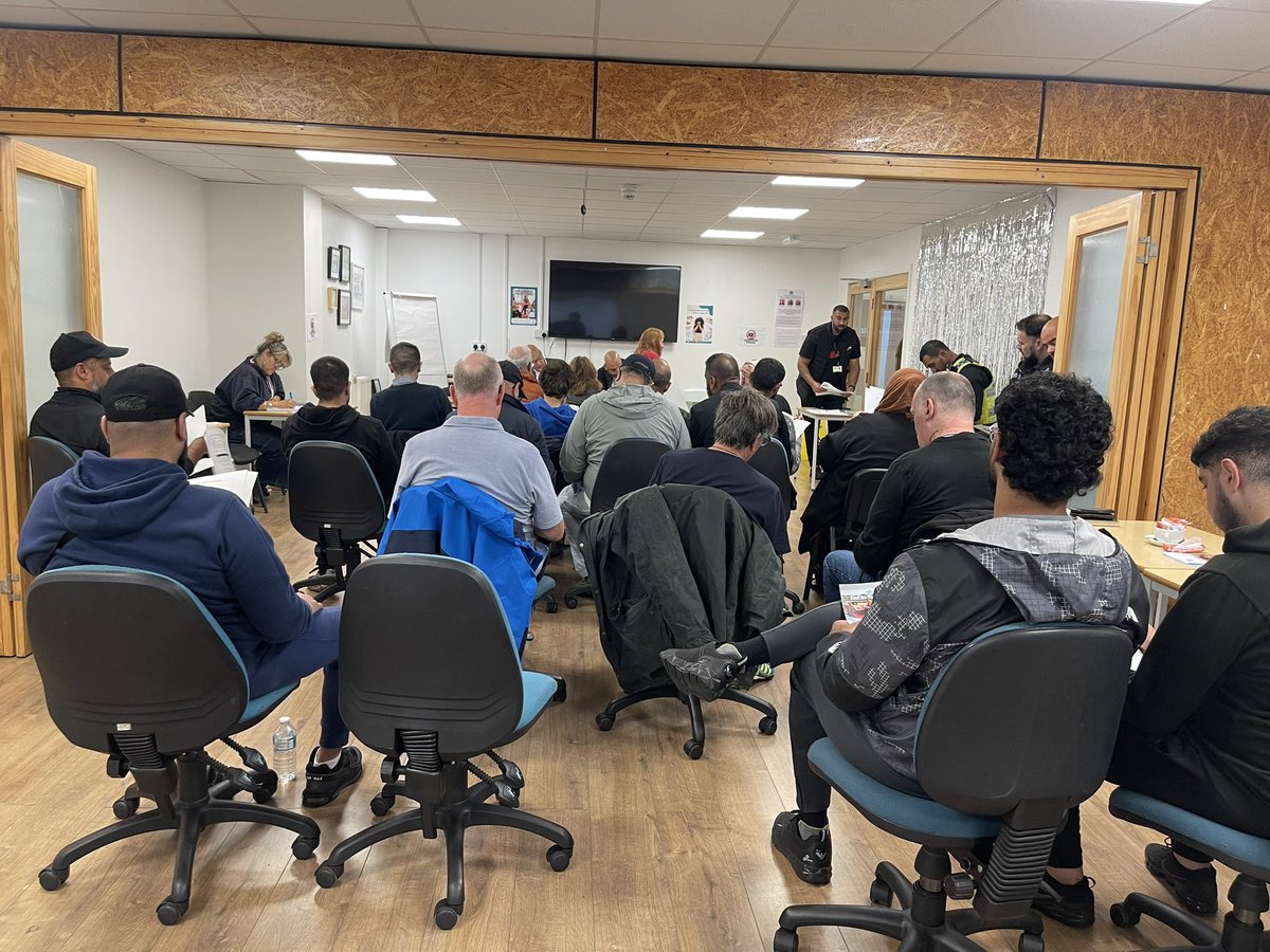 letsgsa's tweet photo. The Park Ward Forum is now in full swing at Hanson Lane Enterprise Centre.
Great to see lots of residents from across Park Ward in attendance.
The meeting provides residents a chance to talk to local councillors, police officers and other local services
#LetsGetSociallyActive https://t.co/Zs90Y7kZRL