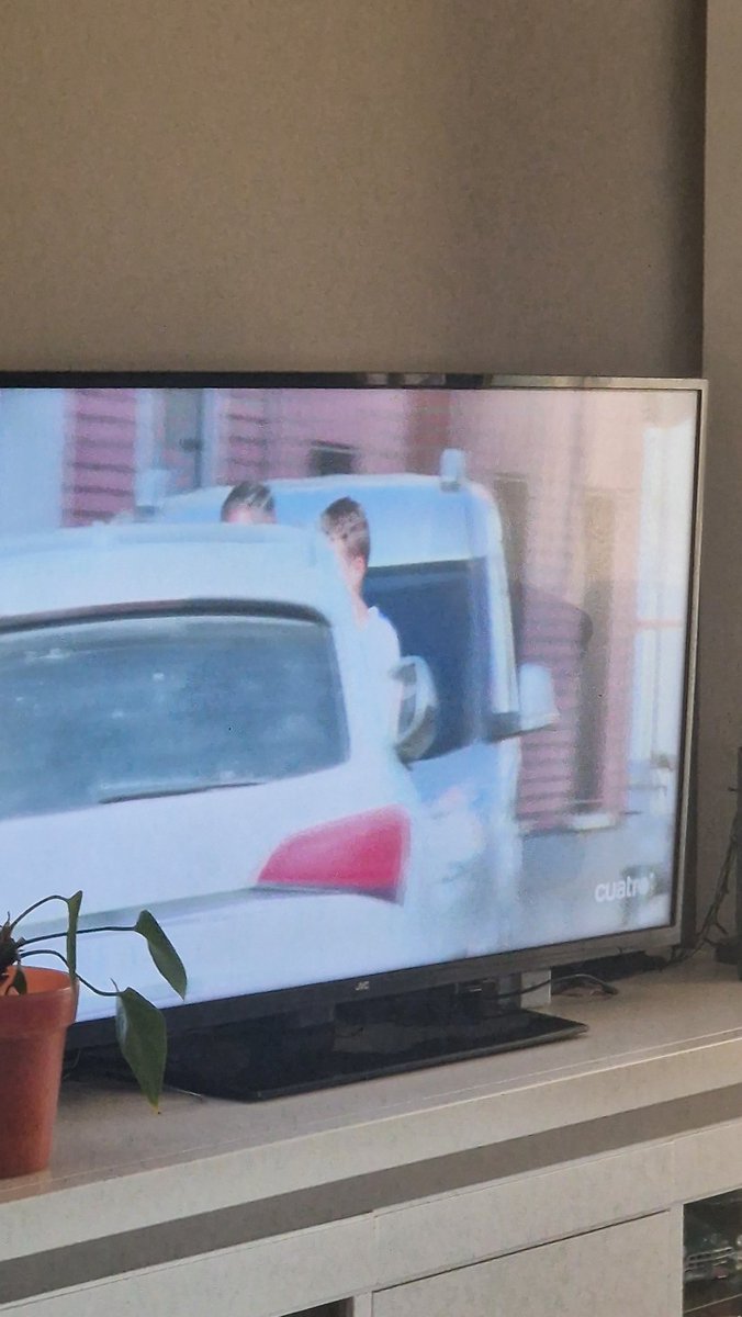 mardelatormenta's tweet photo. @infovlogger36 A ver, acaba de salir por la tv. 
Rubio no lo veo, pero magrebí no es, eso seguro. https://t.co/cAmndhEKOY