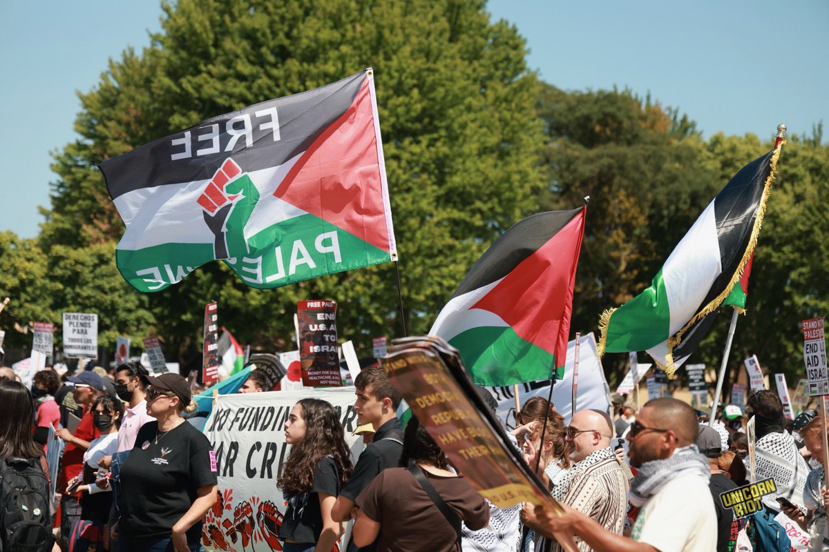 UNICORN RIOT tweet media