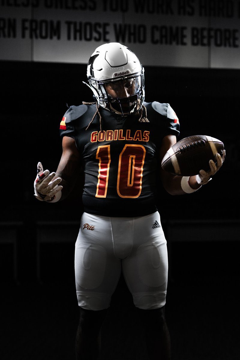 TheCFBeditor's tweet photo. @GorillasFB just cooked with these blackout jerseys. 🔥🔥 https://t.co/waQqIbtW8C
