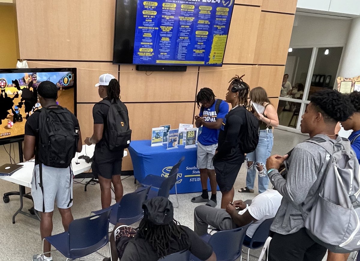 SEOSL's tweet photo. 📸 Happening NOW: Get Your Game On!

Esports are live in the Student Union Atrium from 12 to 2 PM! 🕹️ The gaming showdown has begun, so come play Mario Kart, Super Smash Brothers, and more. Swinging by in between classes, come and go as needed!

#SEWelcomeWeek #Esports #GameOn https://t.co/JwmA8VDbMD