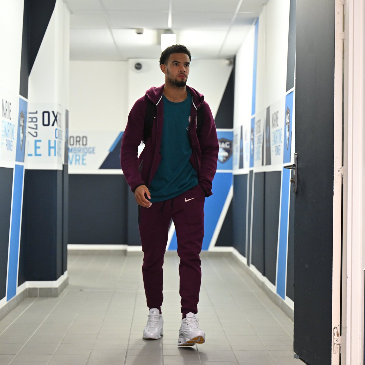 Mi debi
Mi debi

Mi debilidad es el conjunto del Paris Saint Germain EY 🎵