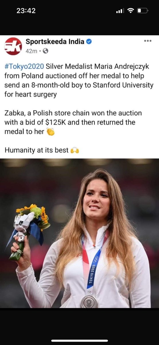 What a heart warming thing to read before sleeping. Felt so good in this world of so much crime and hatred to see that humanity like this exists and touches the right heart chords 
<a href="/MariaAndrejczyk/">Maria Andrejczyk</a> you get good from me and I’m not a certified fan of this beautiful gesture. Hats