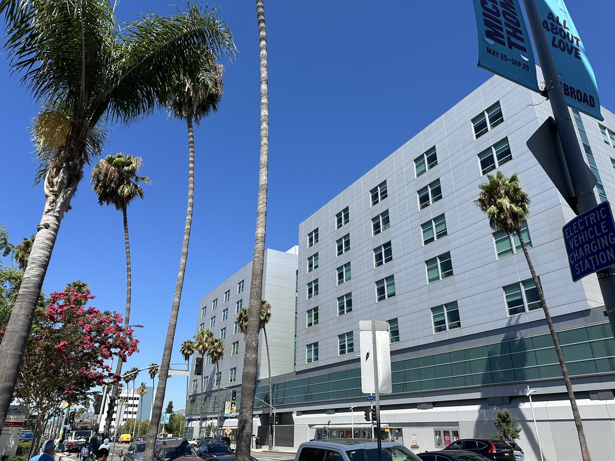 Beautiful day today in LA, just finished a successful OR - feeling gratitude! 🙏☺️💕

#Gratitude #Ophthalmology #surgery <a href="/KPLACounty/">Kaiser Permanente Los Angeles County</a>