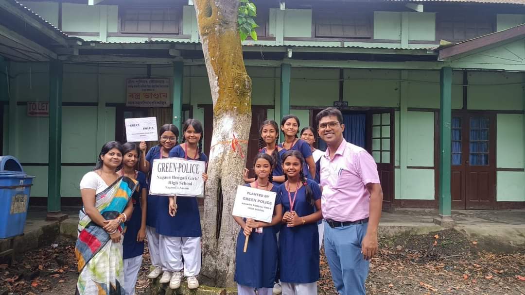 GreenPolice_Env's tweet photo. Nagaon Green Police Brigade has celebrated this year's Rakshabandhan with trees inside their school campus. https://t.co/dNyVLzf4L1