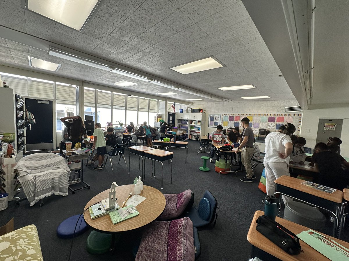 Kelsey R (@mskrisberg) on Twitter photo We had fun bringing Breakout Boxes to Ms. Cha’s class <a href="/Hermosa_Drive/">FSD Hermosa Dr.</a>! Great job Hawks! <a href="/MrBChoi/">Brandon Choi</a> #fsdlearns We had fun bringing Breakout Boxes to Ms. Cha’s class <a href="/Hermosa_Drive/">FSD Hermosa Dr.</a>! Great job Hawks! <a href="/MrBChoi/">Brandon Choi</a> #fsdlearns