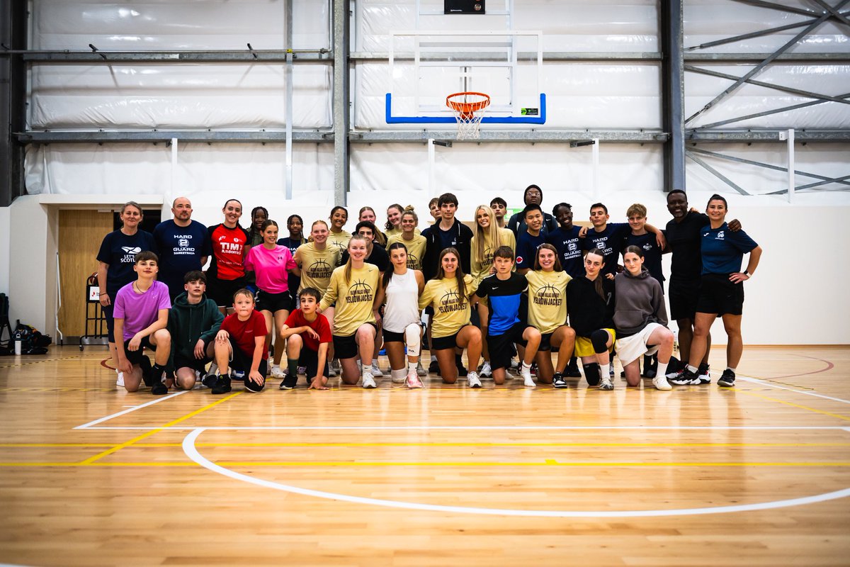 BW_wbasketball's tweet photo. growing the game in Northern Ireland 💛🤎

#DMFT | @CNIBasketball https://t.co/Sqd2crsVSD