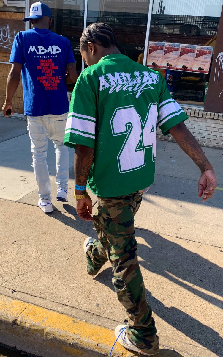 L O A D I N G …… tweet media