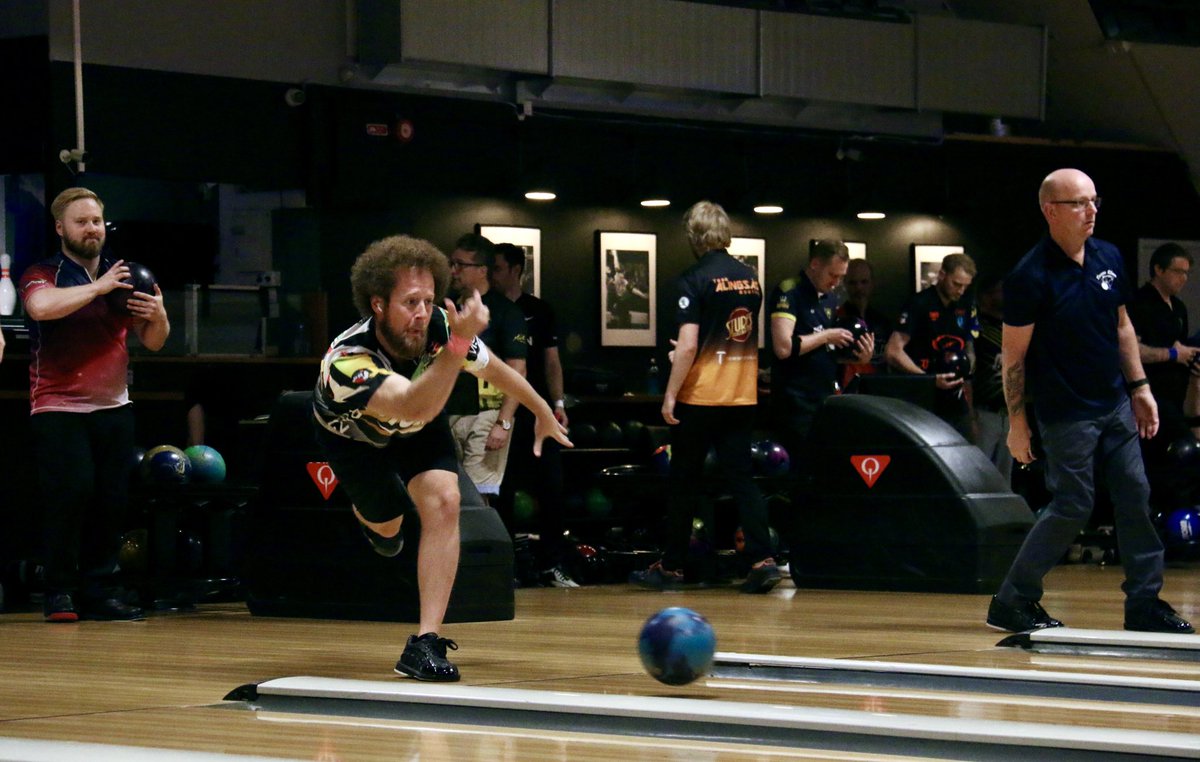 Fullmatade bowlingdagar väntar i Helsingborg då Storm Lucky Larsen Masters drar igång på fredag med ett stjärnspäckat startfält! 
– Det är väldigt stort att vi har en sådan här tävling på hemmaplan, säger  förbundskapten Robert Andersson.
swebowl.se/nyheter/nyhete…