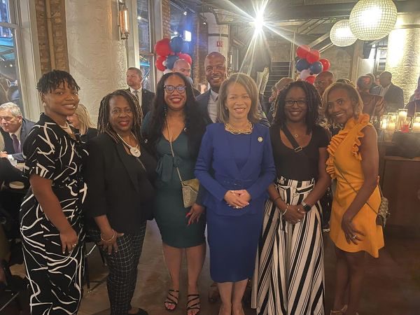 NASWMS's tweet image. #NASW CEO Dr. Anthony Estreet (in back), NASW Chief Operating Officer Heidi McIntosh (far right), NASW state chapter executive directors, and social work professionals attended a conversation with U.S. Congresswoman Lisa Blunt Rochester from Delaware (center in blue) on Sunday.