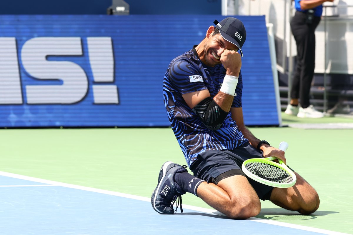 Making history 🇸🇻🏆🇸🇻

<a href="/CheloArevaloATP/">Marcelo Arevalo</a> becomes the first player from El Salvador to win a #CincyTennis title.