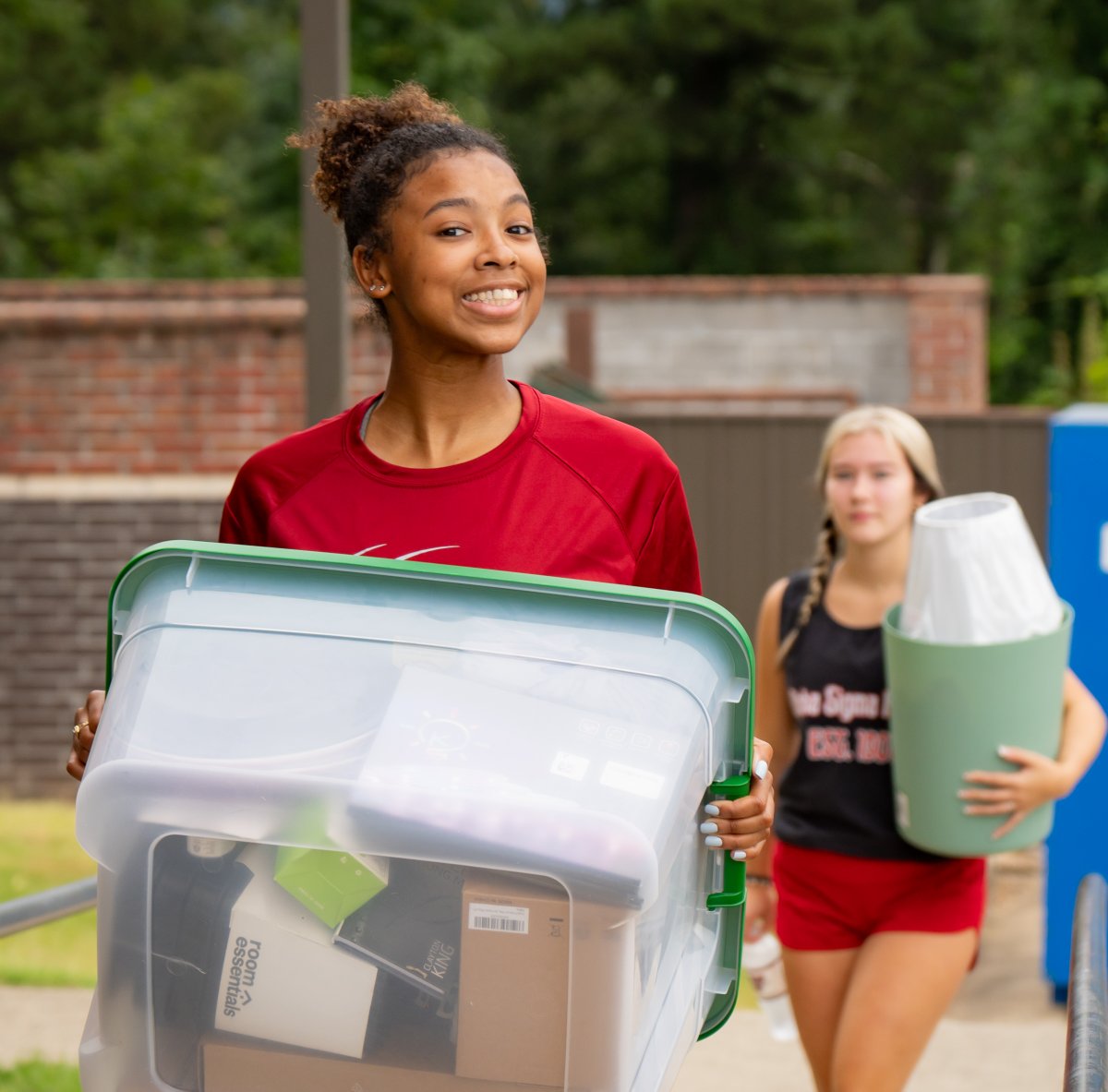 HendersonStateU's tweet photo. Welcome back to campus, Reddies! View our Move-in Day 2024 album at https://t.co/zaIUFpaYkC. #WelcomeWeek24 https://t.co/S15OS1tJ9F