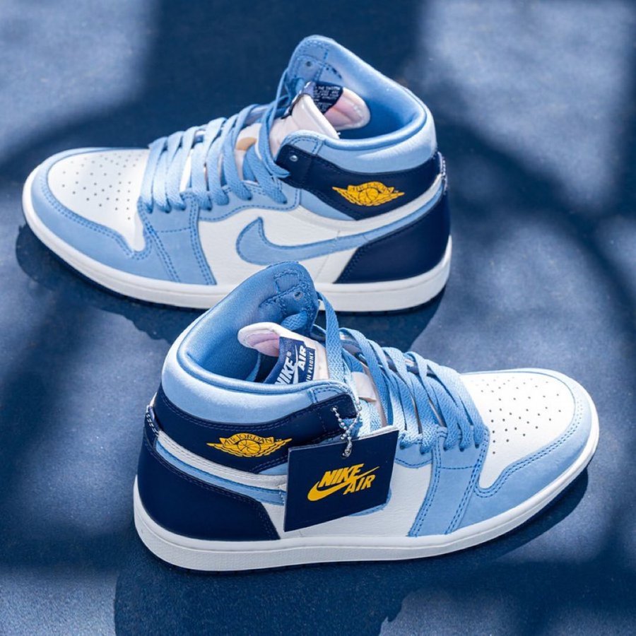 snkr_twitr's tweet photo. AD: WMNS Jordan Retro 1 High OG 'First in Flight' on sale at $135 w/code FALL25 via Nike US

Shop -> https://t.co/LuBE6DDRxK https://t.co/5VL5x5icnO