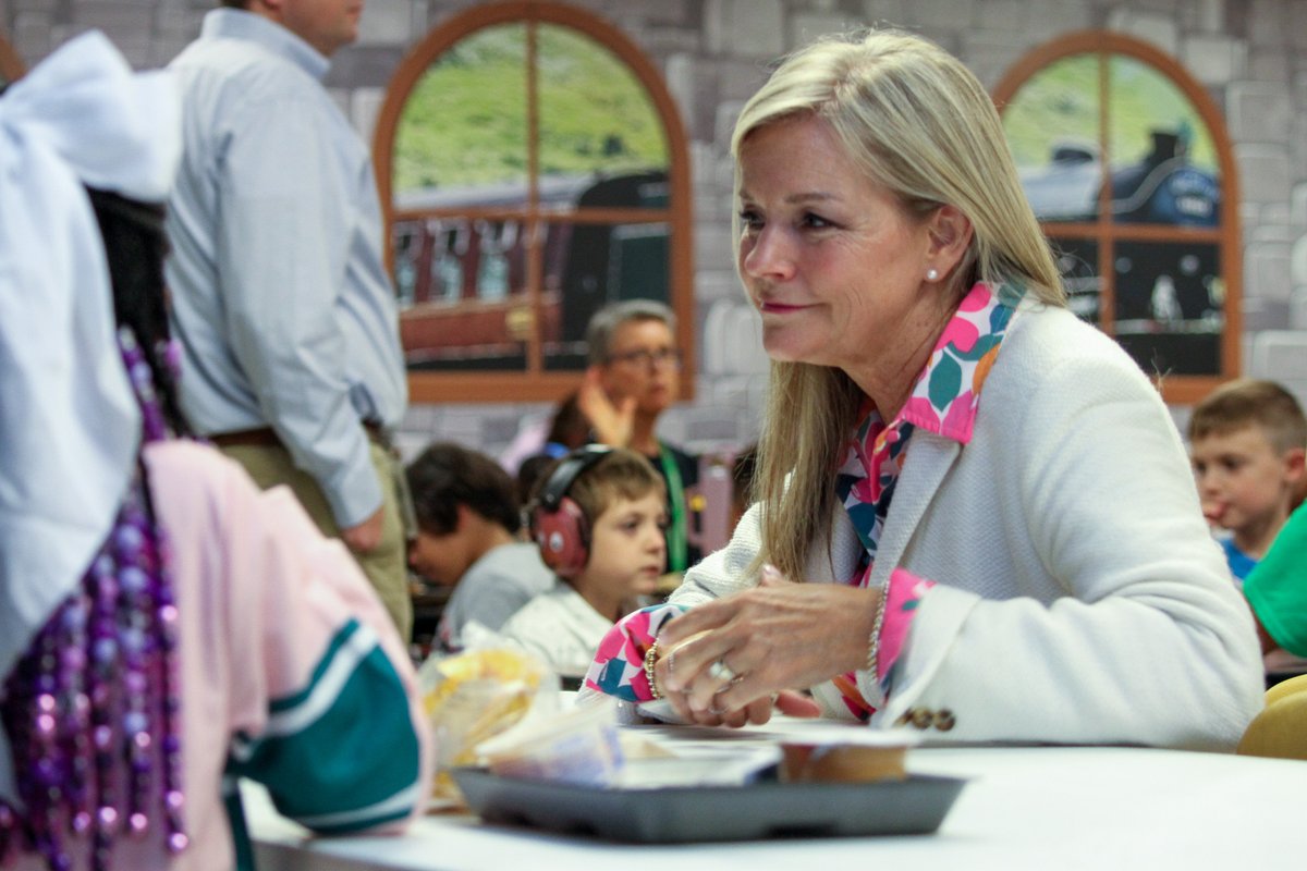 🎒✏️ From the bus stop to the classroom, Chesterfield County Public Schools is kicking off the 2024-25 school year with bright smiles and excitement! #oneCCPS 🎒📚✨