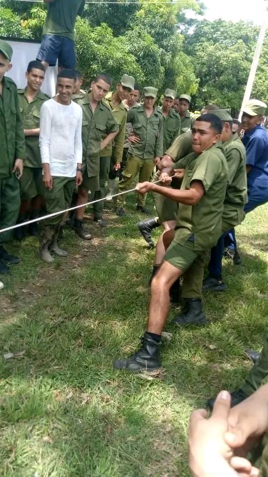 RMVillaClara1's tweet photo. Diversas actividades conectados a #ModoVerano han realizado los combatientes villaclareños en esta etapa estival, con tranquilidad y la alegría que caracteriza a los miembros de las Fuerzas Armadas Revolucionarias.
#Cuba https://t.co/MCblFwpS08