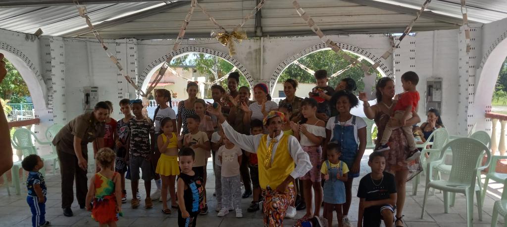 RMVillaClara1's tweet photo. Diversas actividades conectados a #ModoVerano han realizado los combatientes villaclareños en esta etapa estival, con tranquilidad y la alegría que caracteriza a los miembros de las Fuerzas Armadas Revolucionarias.
#Cuba https://t.co/MCblFwpS08