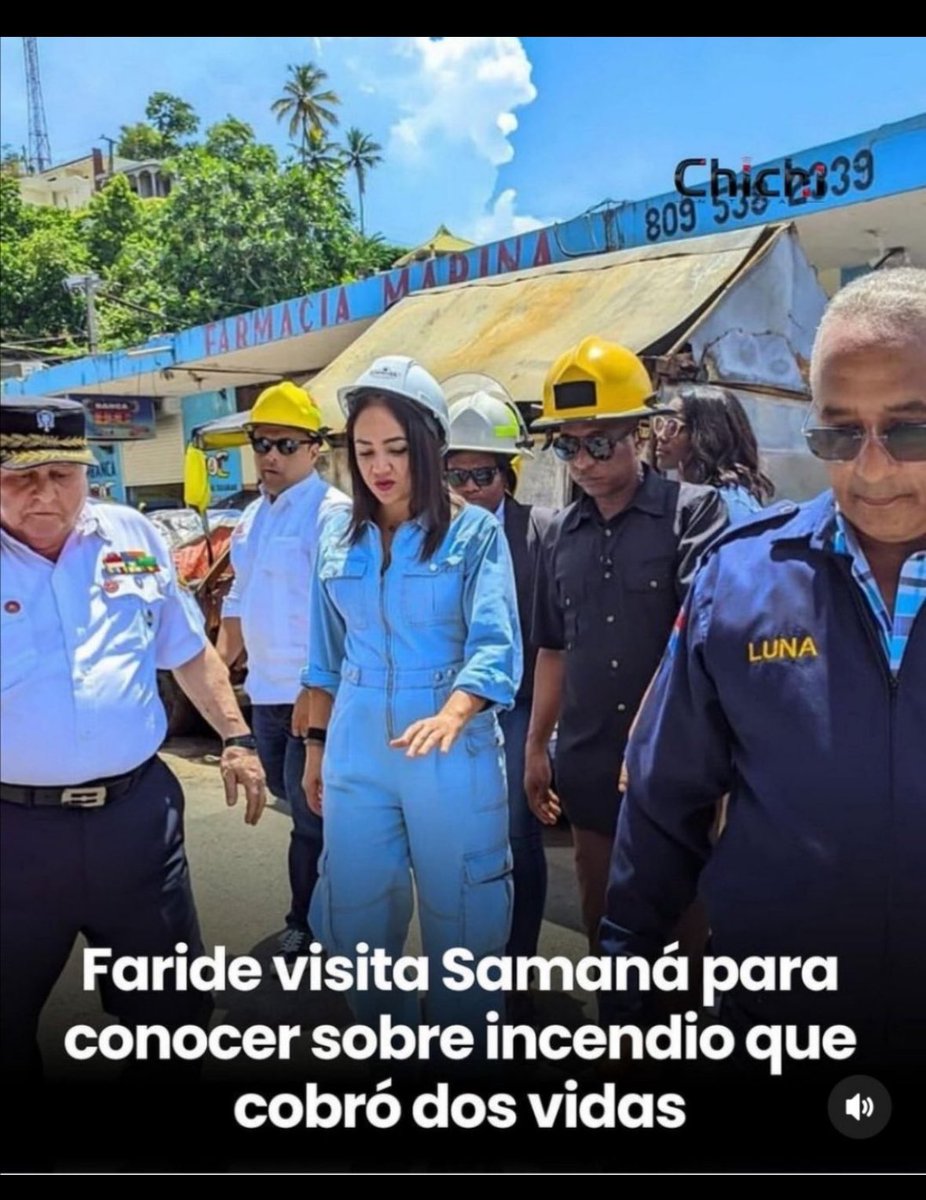 Primera foto de la nueva jefa de <a href="/MinInteriorRD/">Ministerio de Interior y Policía RD</a>, cuidando su pelo de salón de belleza con el casco de obrera, y vestida de mono de trabajadora de la construcción en Samana.
 
¿Algo que ver con sus funciones?

El efectismo y populismo visual en su máxima expresión.

Dame una