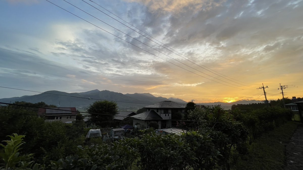 MINAMIASOBASE's tweet photo. 24/08/20
雨上がりの南阿蘇
予報では雲晴れ
湿度高めです。
皆さん良い1日を
#阿蘇
#南阿蘇
#阿蘇ツーリング
#南阿蘇ツーリング
#柴犬 https://t.co/a9CuNH2UaP