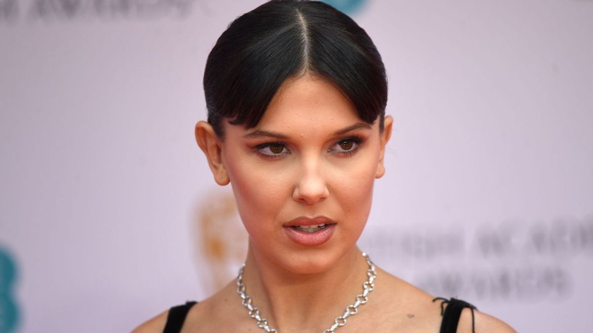 hobby_consolas's tweet photo. Millie Bobby Brown protagonizará y producirá la adaptación cinematográfica de su novela #NineteenSteps para Netflix: #HobbyCine https://t.co/hsSF7P54Ip https://t.co/yAnexyBGqf