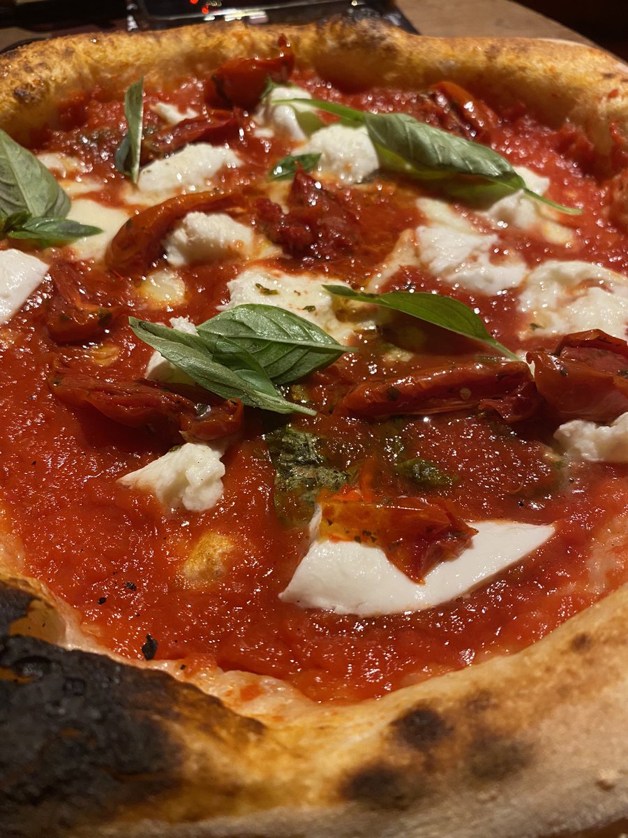 Eduardspiritsvv's tweet photo. Trafalgar Pizza Club. En Barcelona encontrarás la mejor pizza de españa de 2024.
#pizza #fenomenal #bngrup #vinosderueda #uvasfelices https://t.co/vfztDWXskT