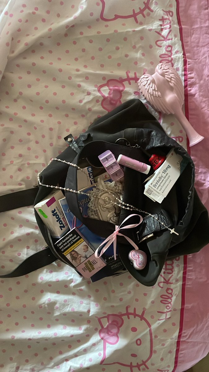 Judniaa's tweet photo. can u carry this gigantic swag https://t.co/V8oEsP59Aw