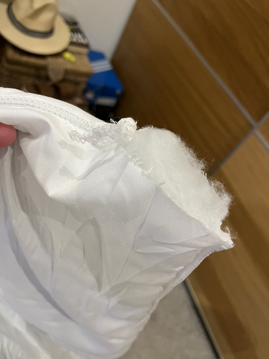 nicellen75's tweet photo. @ArgosHelpers I purchased a king size quilt today from one of your stores, was just making my bed with the new quilt and it has a huge hole on one corner! https://t.co/WQq1hFiD4K