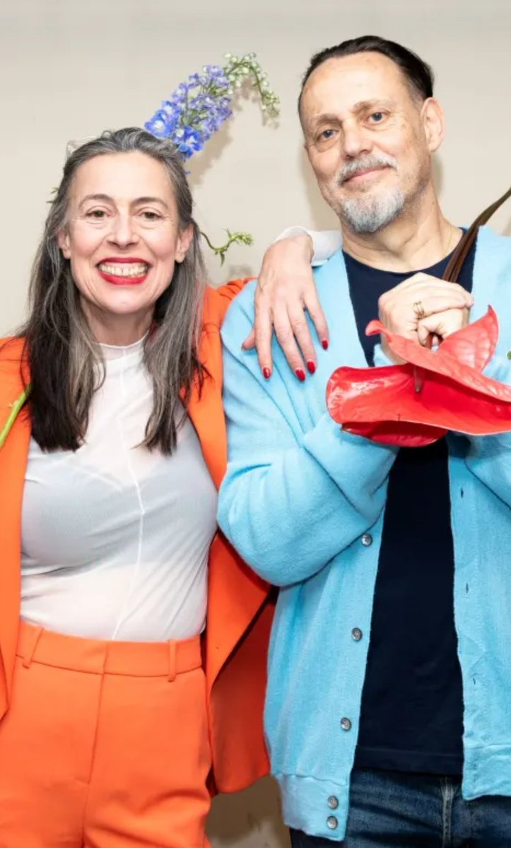 Weg met <a href="/TelevizierRing_/">Televizier-Ring</a> , want dít programma van #borstroosen <a href="/AdelheidRoosen/">Adelheid Roosen</a> verdient de tv-prijs van het jaar. Prachtig, in your face en eerlijk: over jouw leven, jouw dood. Respect: zij verbeelden het geluid dat wij soms  denken en fluisteren in onszelf. <a href="/PubliekeOmroep/">NPO Start</a>