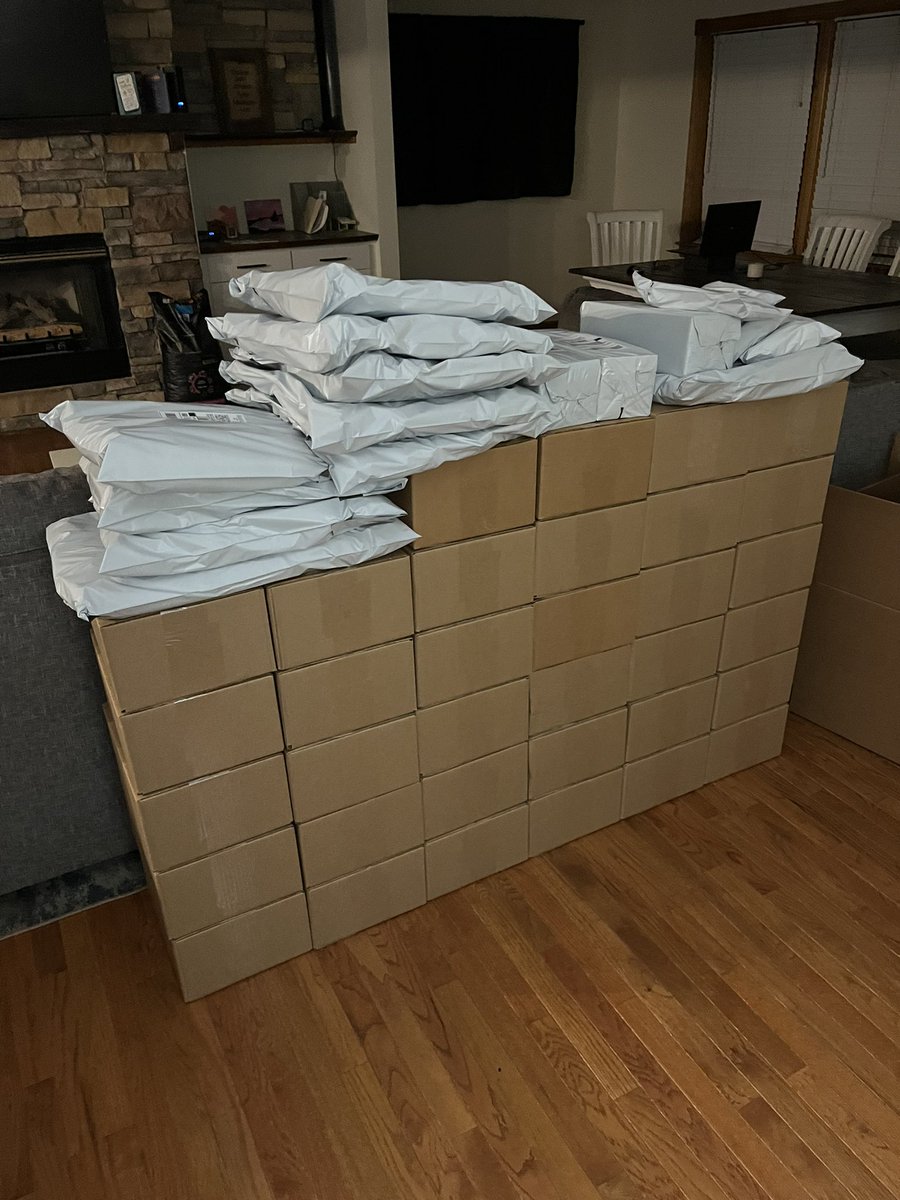 tylerwflips's tweet photo. The living room takeover has begun 
@flips4miles https://t.co/GwBruPlOfc