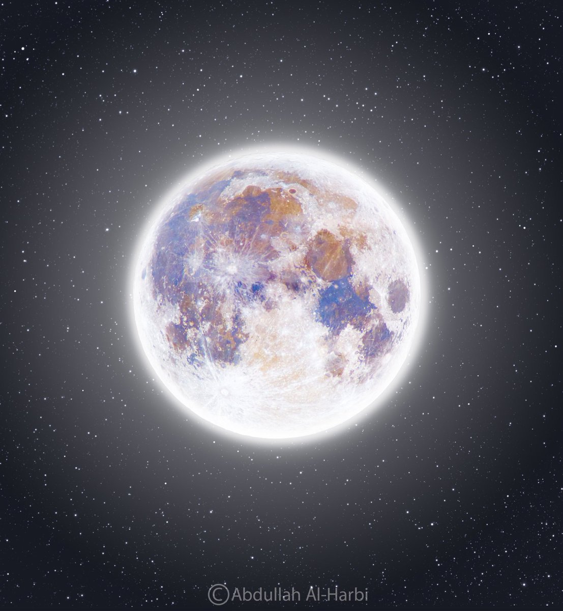 ما يمنع نشارك بـ #القمر_الأزرق  بصورة صورتها بـ8 اللي فات 😎🌕