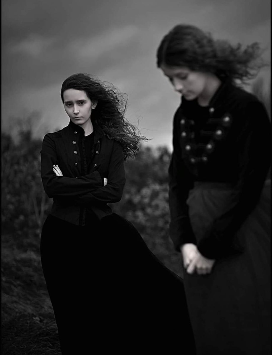 GalleryInflux's tweet photo. © Colin James Watkins (UK)
Facebook: @Colin James Watkins
Instagram: @photoboothportraits
Website: https://t.co/ylqo1lwCI3
#Time_Traveler #Influx_Gallery #photography #Digital_Photography #digital_content #blackandwhite #portrait #art #light #dark https://t.co/gWJzRj3zFy