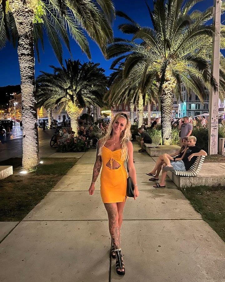 Only__gioia's tweet photo. 🧡🌴
Palmen aus Plastik oder was? 😂
Wer muss auch an das lied denken wenn man Palmen sieht? 😅
Ich, immer!
⬇️⬇️⬇️⬇️
https://t.co/qjkQX9LLUT
https://t.co/X7FhczgLYO 🔥
https://t.co/ENgreMevPu 🔥
#onlyfans #4based #telegram #onlyfabs #onlyfanspromo #onlyfans_girl https://t.co/RJDBnXo58D