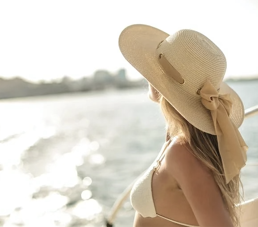 TheRefillShoppe's tweet photo. Embracing nature helps us reconnect with the world and find inner peace. 🌊🌼 https://t.co/fw3MVuBbPV