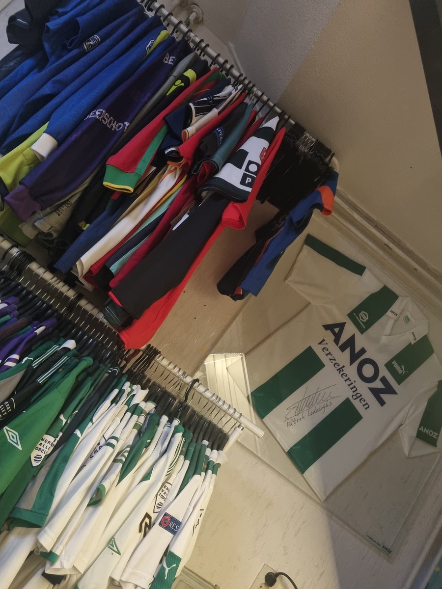 rckjnkr's tweet photo. Even een shirtje opgehangen💪👌 https://t.co/8gRaf0v6CC