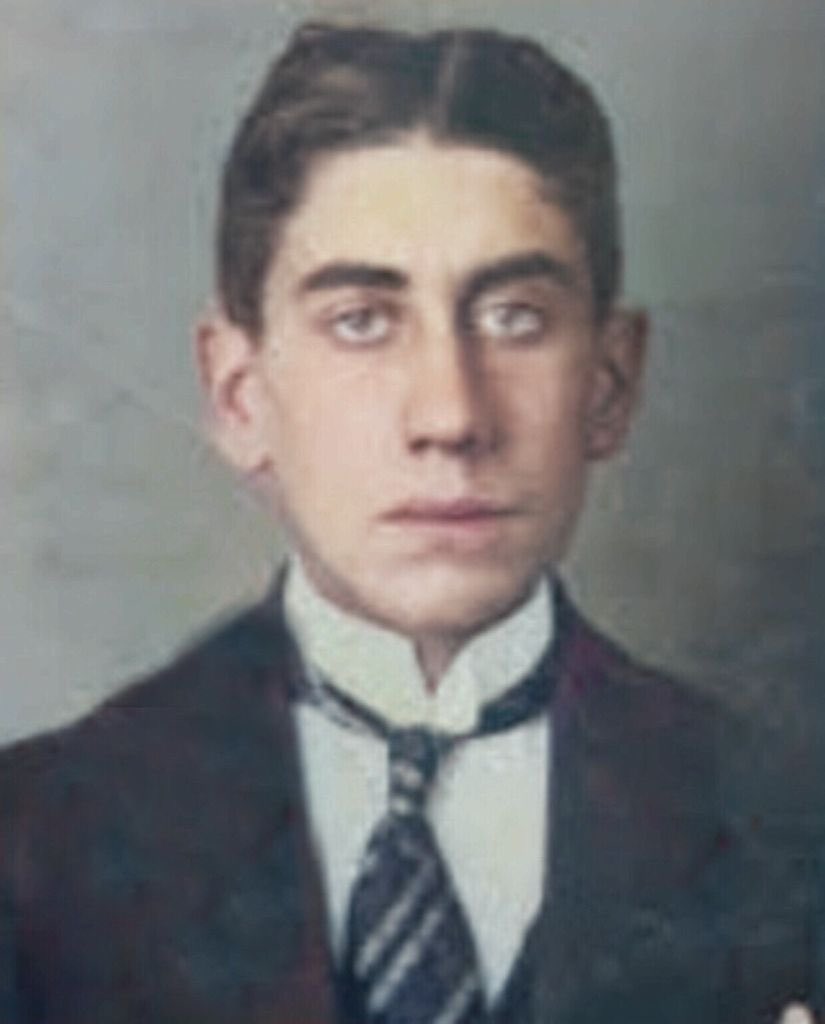 HSazie's tweet photo. Este es Enrique Sazie Herrera, mi padre, y hace 102 años hizo la primera transmisión de Radio en Chile. https://t.co/VXbZfYS1yf