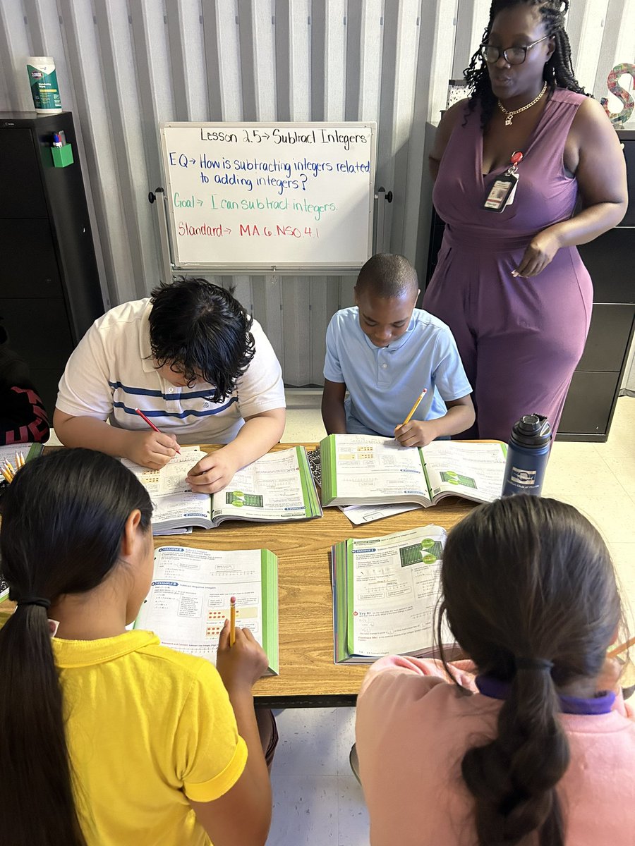 JalisaGranger's tweet photo. Making it happen on a Monday… oh yes! Our 5th grade AMP students and @SharaSelf are in FULL learning mode. https://t.co/dRExefqb6X