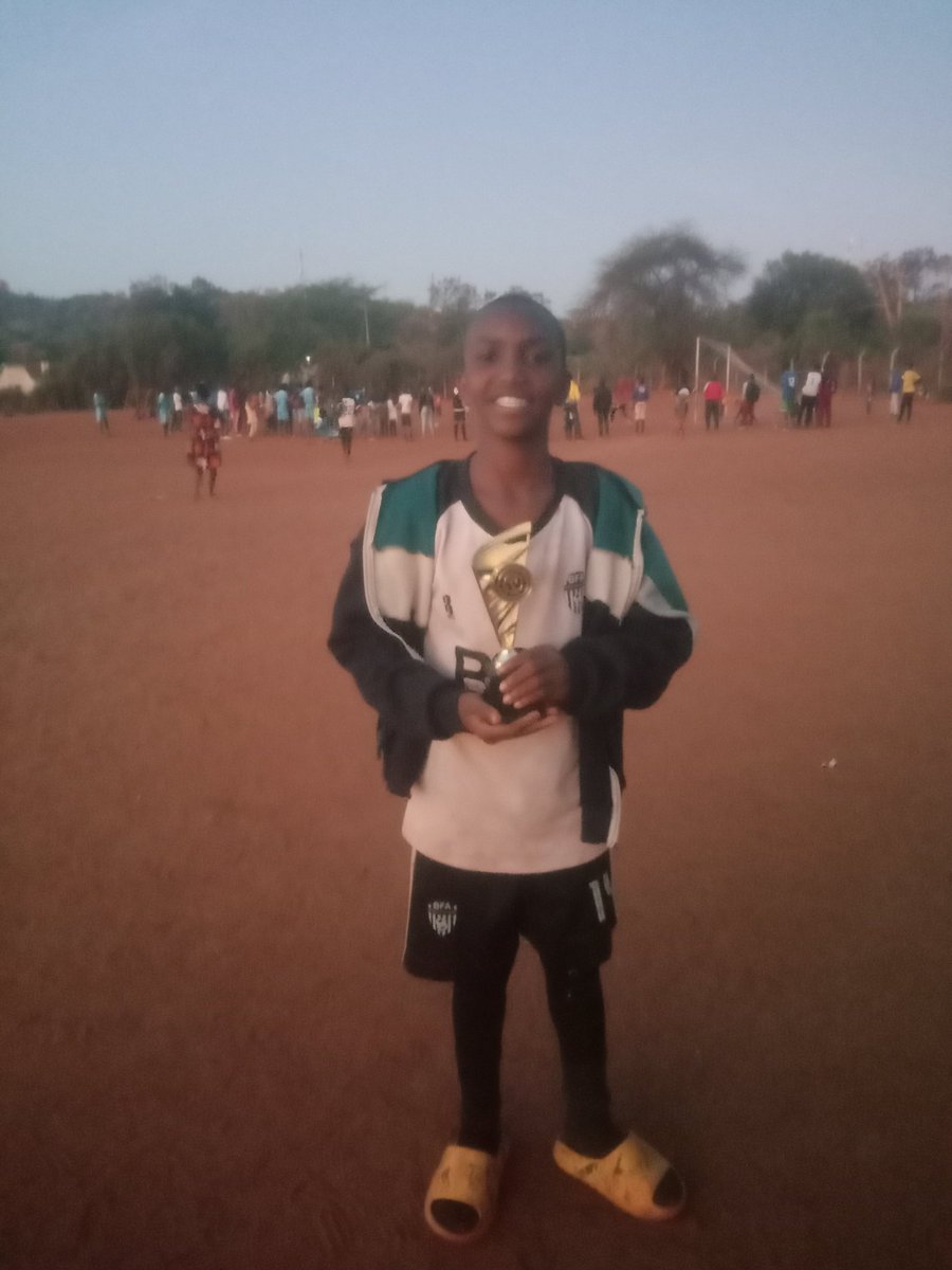 SingiJnr's tweet photo. First frame
Ezekiel James 
Second frame 
Eunice Mwende 
Both Grade 6 , reached nationals of primary school games 
#FootballKE https://t.co/9mDLNPaO00