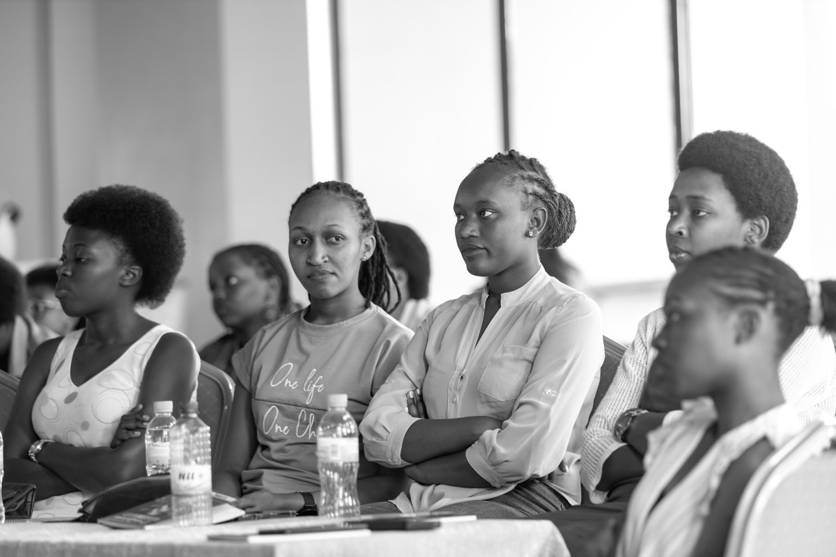 FAWERwanda's tweet photo. "They then regrouped to discuss their challenges,  likethe difficulty of pursuing fields like dentistry in Rwanda, where further education abroad is often necessary but not accessible to many. They shared their experiences and insights on overcoming these barriers! 💼🚀 https://t.co/SSHV31tBCL