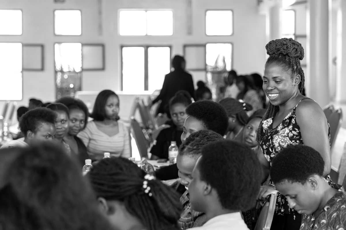 FAWERwanda's tweet photo. "They then regrouped to discuss their challenges,  likethe difficulty of pursuing fields like dentistry in Rwanda, where further education abroad is often necessary but not accessible to many. They shared their experiences and insights on overcoming these barriers! 💼🚀 https://t.co/SSHV31tBCL