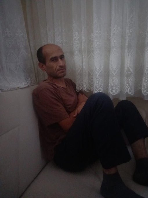 Kamil_Hocca's tweet photo. İstanbul Fatih’te köpeklerin parçalayıp öldürdüğü adam… 21. yüzyıl Türkiye’sinde kucağı am yalatmalık fino köpekli dolgu dudaklı estetikli silikon sarışınların götüne takılan siyasilerin garibana biçtiği ölüm. Biz 3. hatta 4. dünya ülkesiyiz. Biz tüm toplumların en gerisinde kalmış bir toplumuz. İnşallah Fatih belediyesine kayyum atanır ve eski belediye başkanı merhumun ailesine tazminat öder.