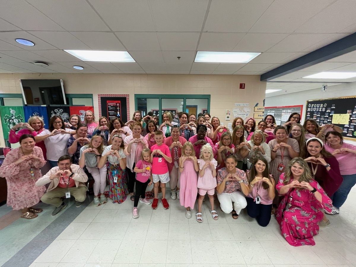 JReynoldsKy's tweet photo. Southside Elementary supports #PinkiesUpForLucy https://t.co/TW32DdHa3u