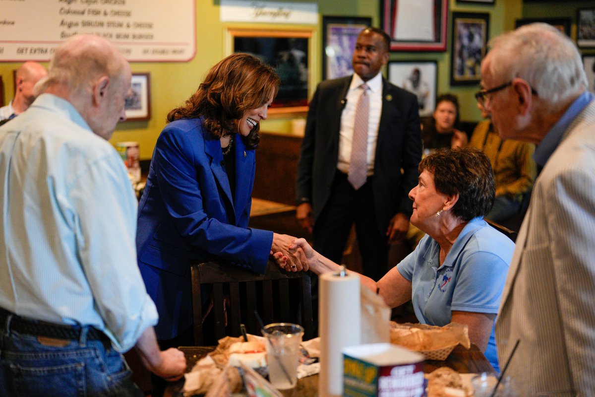 KamalaHarris's tweet photo. We had a great time on our bus tour through Western Pennsylvania yesterday. 

Next stop: the Democratic National Convention. https://t.co/i3ACUSrOUg