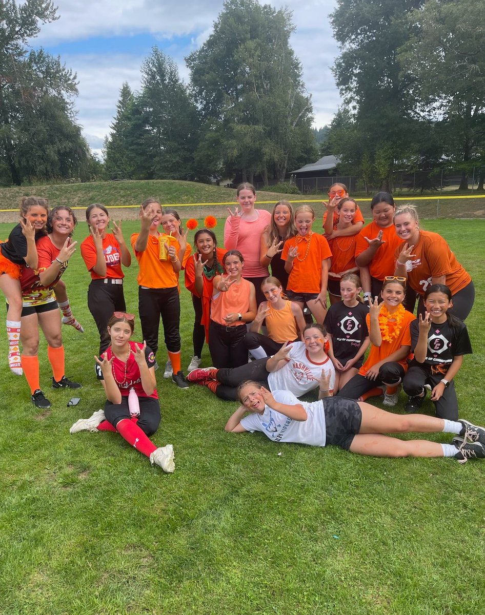 miaatkins2025's tweet photo. Had an awesome time coaching FOC camp this past week! #goteamorange https://t.co/XJ4DfkQViL