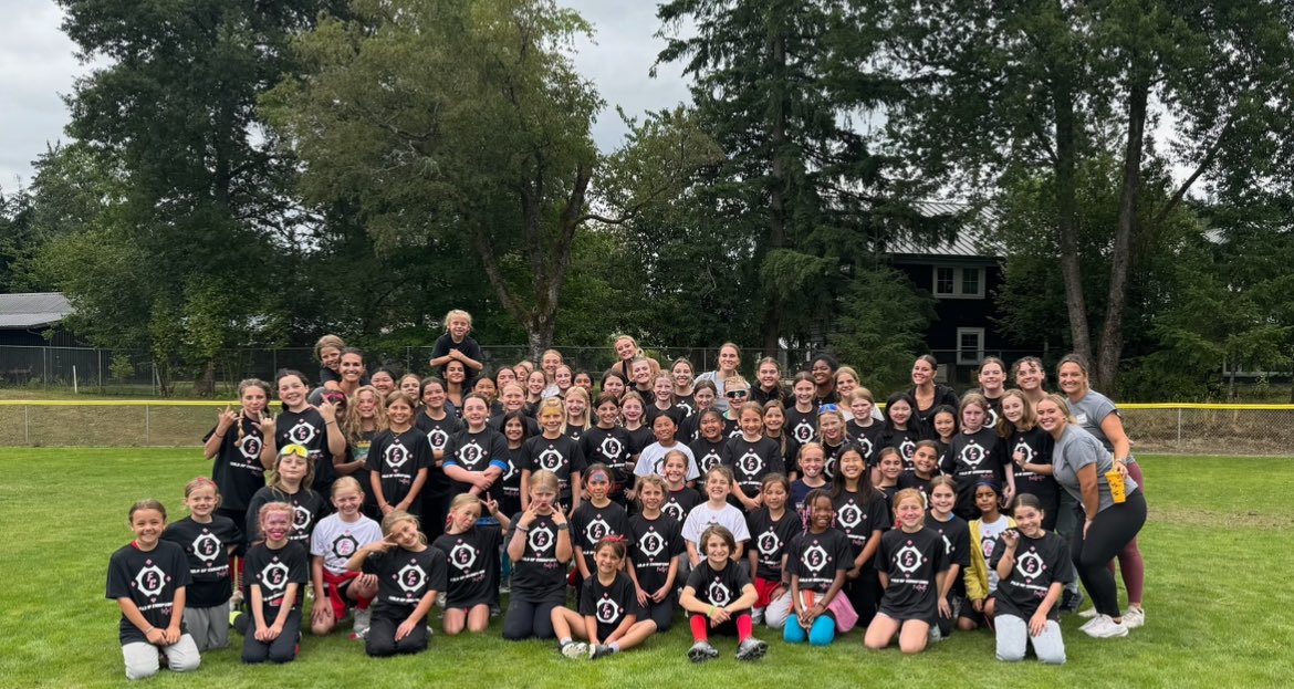 miaatkins2025's tweet photo. Had an awesome time coaching FOC camp this past week! #goteamorange https://t.co/XJ4DfkQViL