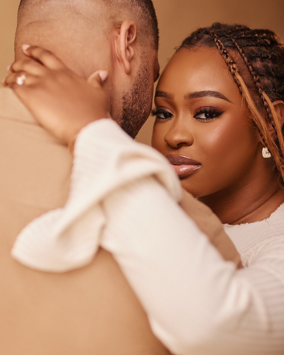 mrolajolo's tweet photo. J O S H U A ❤️ R I T A 

.
Styled by @_emmanuelgoodnews 
Make up @glammedbyzainab
Photographed @mrolajolo 
#tobiolajolo #portraitsbytobiolajolo #photographersinlagos https://t.co/iNeai8yoP9
