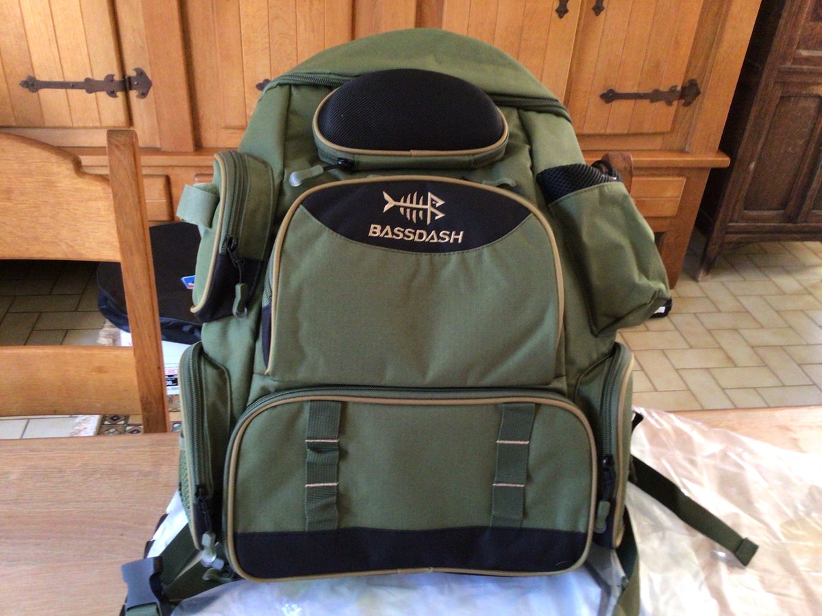 PecheMer's tweet image. le sac de pêche paraît robuste. très pratiques les nombreuses pochettes pour bien s'organiser
Le lien:
s.click.aliexpress.com/e/_DFEciXp