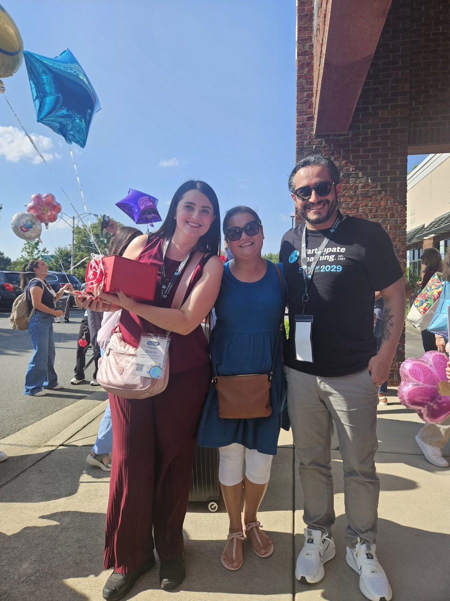 Sandhy Loathany Amaya Castillo. (@amayasandhy) on Twitter photo A few days ago receiving my advisees. Welcome back <a href="/HeidyYasminDaz1/">Heidy Díaz</a> 🥳 Welcome Paula and Richard🤗 <a href="/ParticipateLrng/">Participate Learning</a> #UnitingOurWorld A few days ago receiving my advisees. Welcome back <a href="/HeidyYasminDaz1/">Heidy Díaz</a> 🥳 Welcome Paula and Richard🤗 <a href="/ParticipateLrng/">Participate Learning</a> #UnitingOurWorld