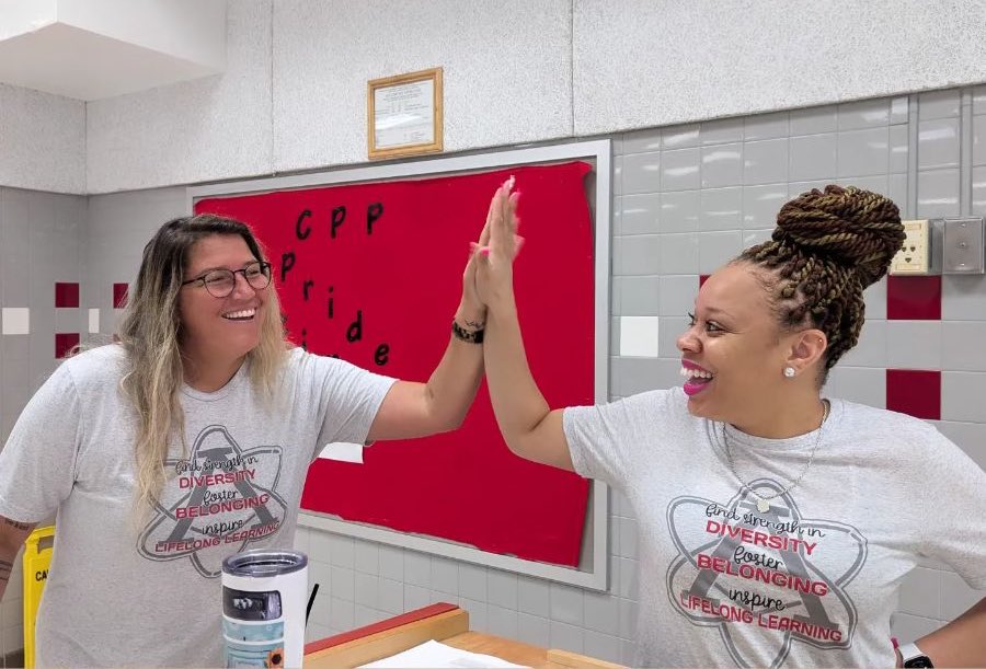JaeLee0423's tweet photo. We had a wonderful first day of school here @AnnandaleAtoms! It was amazing to see all of our students back in our building! This is going to be an awesome year! #AtomNation #FirstDayFairfax https://t.co/N3hkGYsHjM